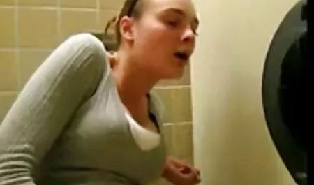 Dziewczyna na obcasach fucked jej filmiki porno z mamuskami usta