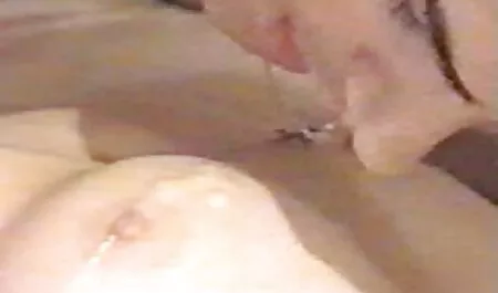 Romantyczna Blondynka wzięła puszczalską dziewczynę z ulicy mamuski sex video