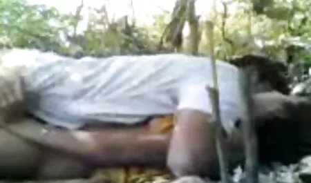 Babcia darmowa erotyka mamuski jest szczęśliwa, że ma słodki widok w różnych pubach