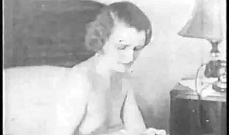 Solo student z długim najlepsze filmy porno z mamuskami wibratorem