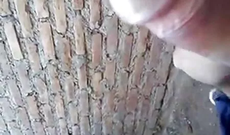Ona sex darmowe mamuski pieprzy się w dupę z dildo kogut