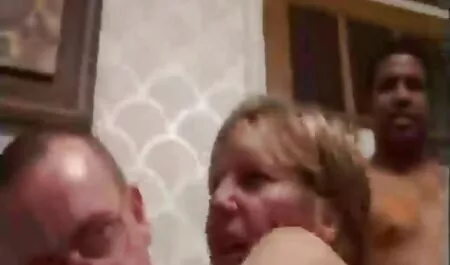 Gorący anal mamuśki filmy erotyczne otrzymywać z namiętną laską