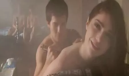 Ruda z owłosioną cipką pieprzy sex za darmo mamuśki się w anal