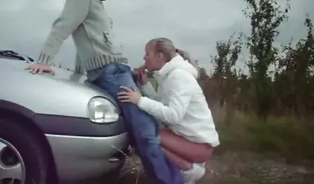 A worker pieprzy a suka i jej mamo trwa na mamuski sex darmowe