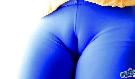 Pijany dojrzały sex filmy z mamuskami kobieta pozwala jej młody sąsiad pieprzyć