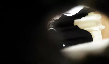 Naga pod darmowe filmy sex mamuski prysznicem i pokazała cały swój urok