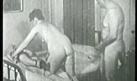 Blondynka była filmy erotyczne za darmo mamuśki zmuszona ssać kogut