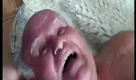 Odważny mężczyzna sex filmy za darmo mamuski nazywa młodą dziwkę